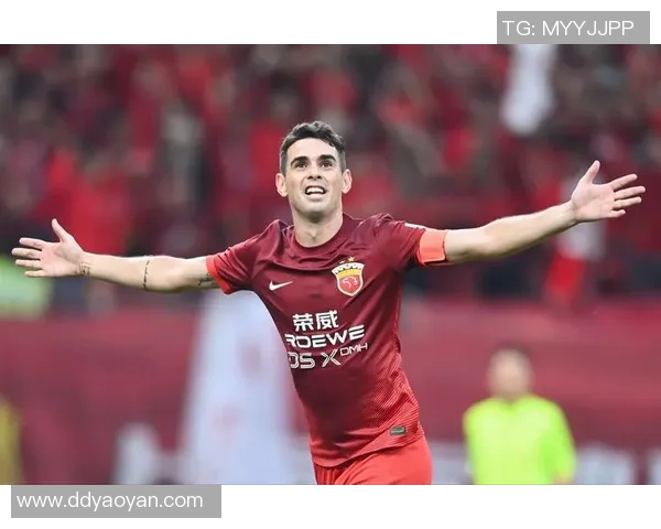 帅气球星闪耀足球发布会 引爆全场热烈关注与讨论 帅气球星闪耀足球发布会 引爆全场热烈关注与讨论