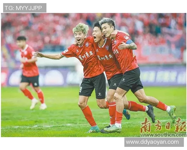 足球巨星温情时刻携全家合影展现赛场之外的幸福生活