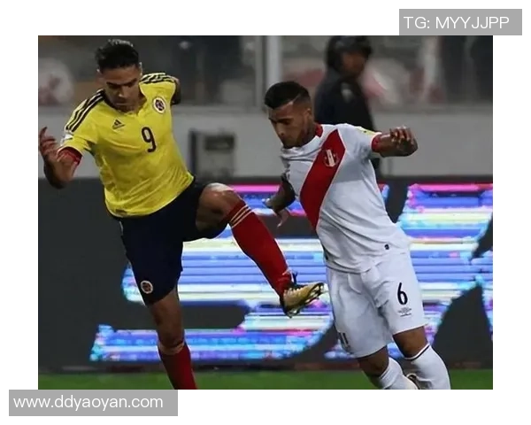 足球球星遮脸背后的秘密与挑战 揭开他们不为人知的隐私与压力